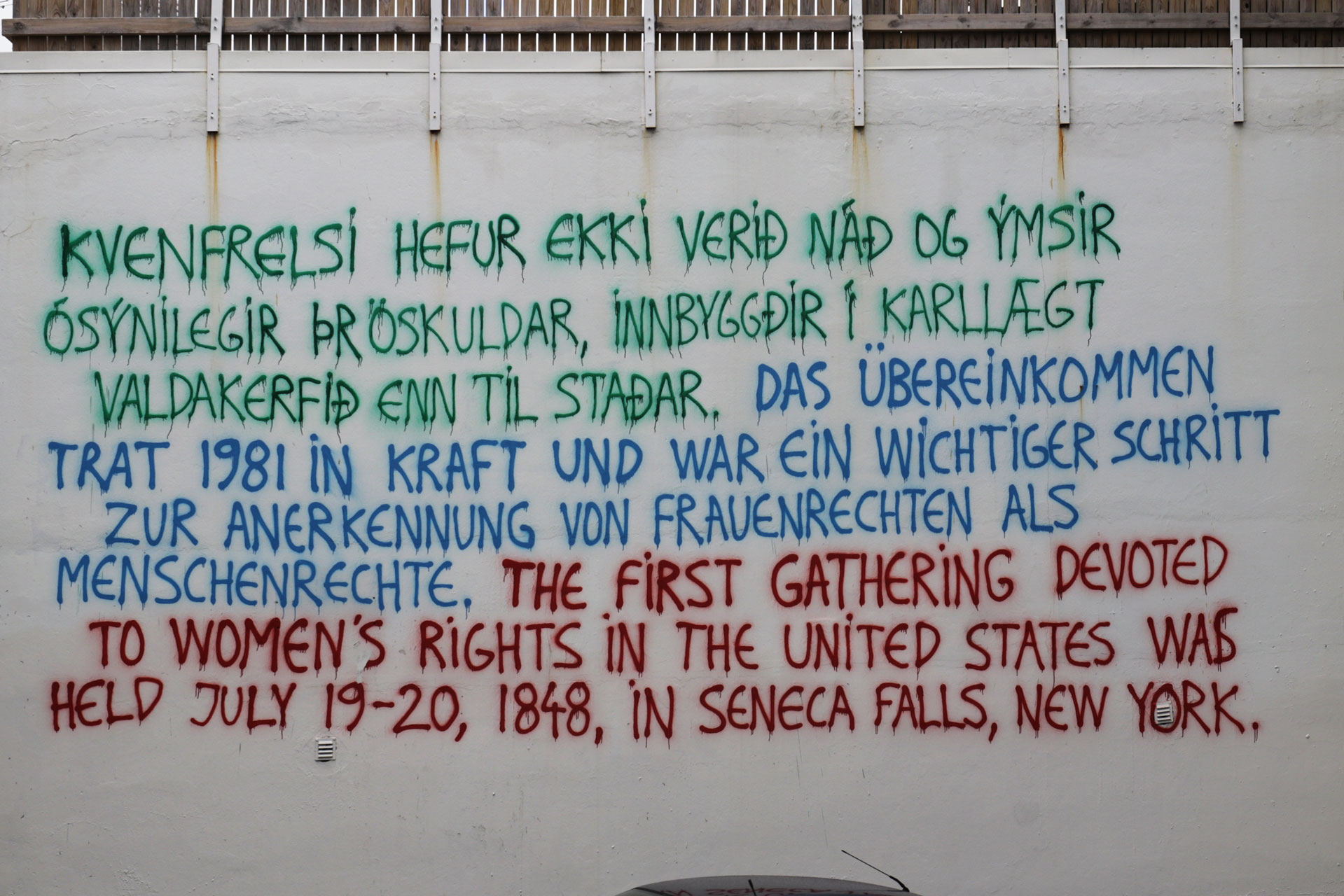 Graffiti in Reykjavík über Frauenrechte (Convention on the Elimination of All Forms of Discrimination Against Women, CEDAW)