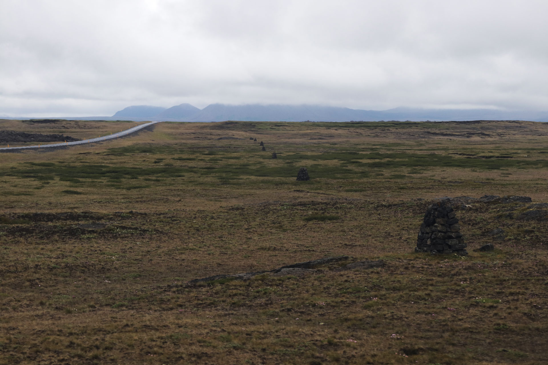 Markierungen der alten Reiterstraße über das Hochland