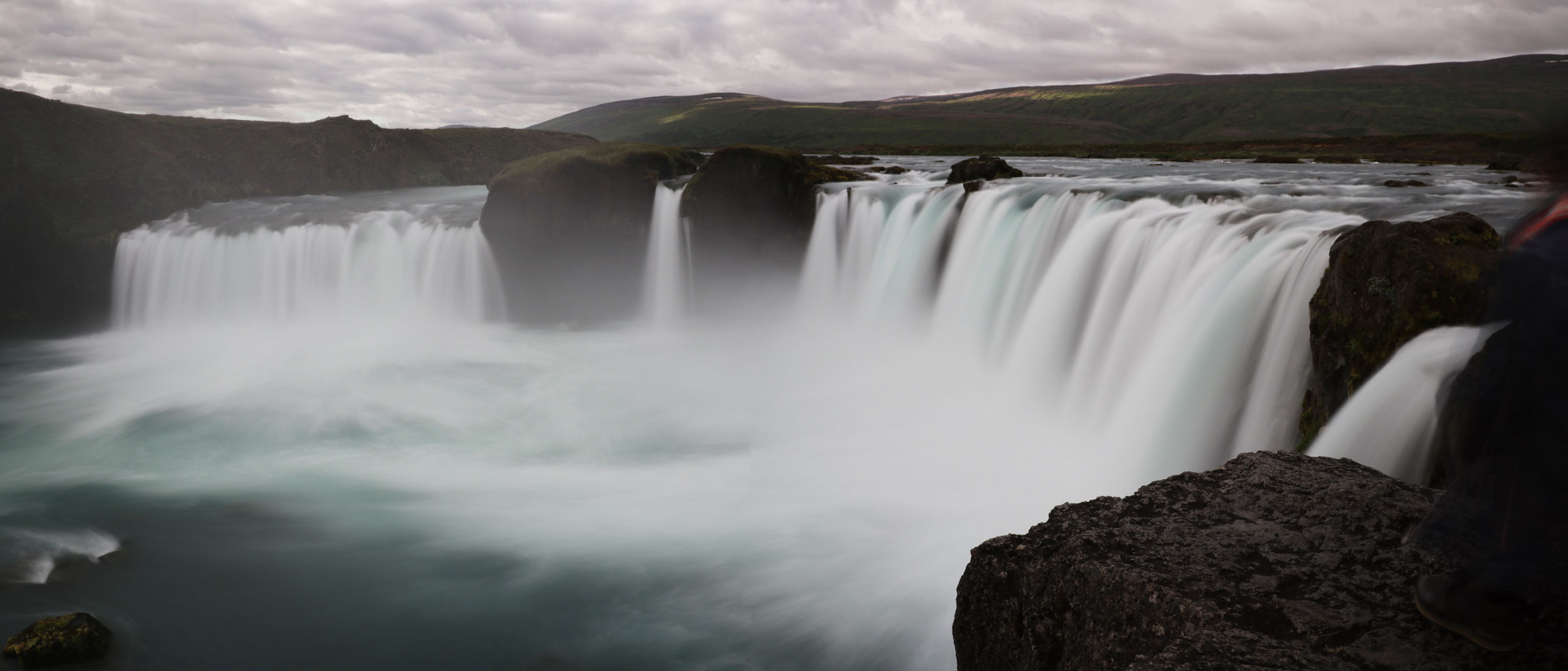 Der Wasserfall Goðafoss ...